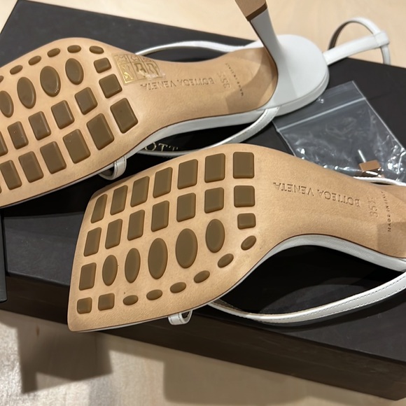 Bottega Veneta Optic White Sandal - Picture 8 of 9